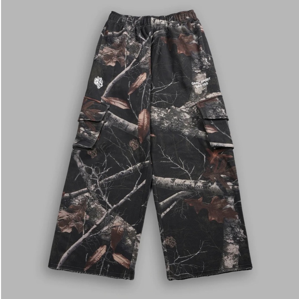 DARC SPORT WOLVES DURST CARGO SWEATS IN DARC BROWN WOODLAND CAMO - Picture 3 of 10